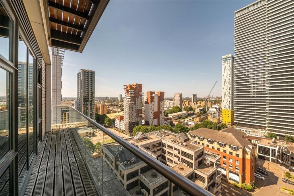 Penthouse Canary Wharf - Free Wifi London Exterior photo